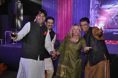Four dancing; Gayle in green